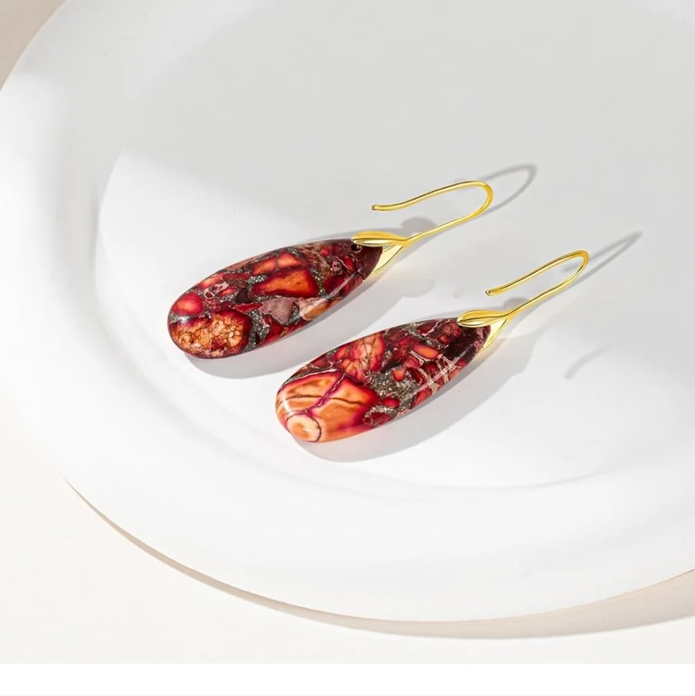 Elegant Red Dangle Earrings - Picture 4 of 8
